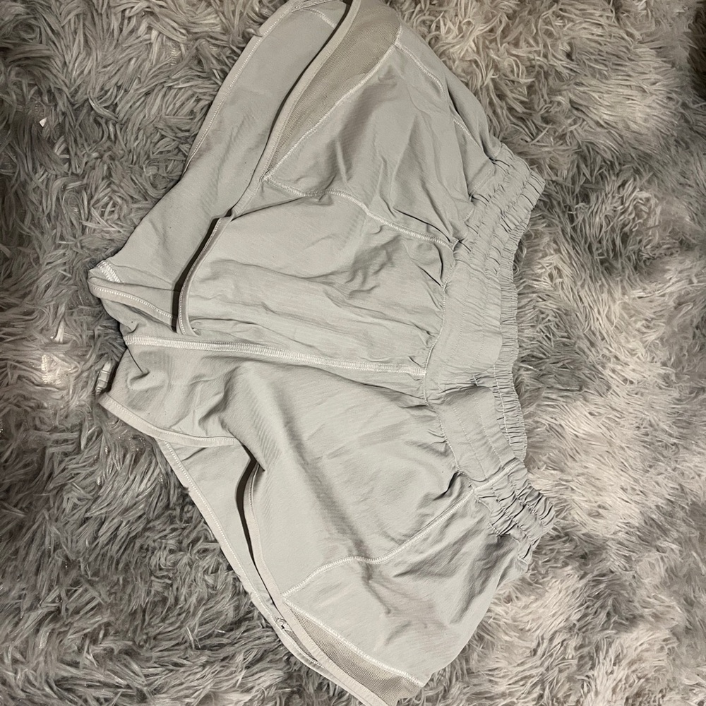 2.5 hotty hot lululemon shorts